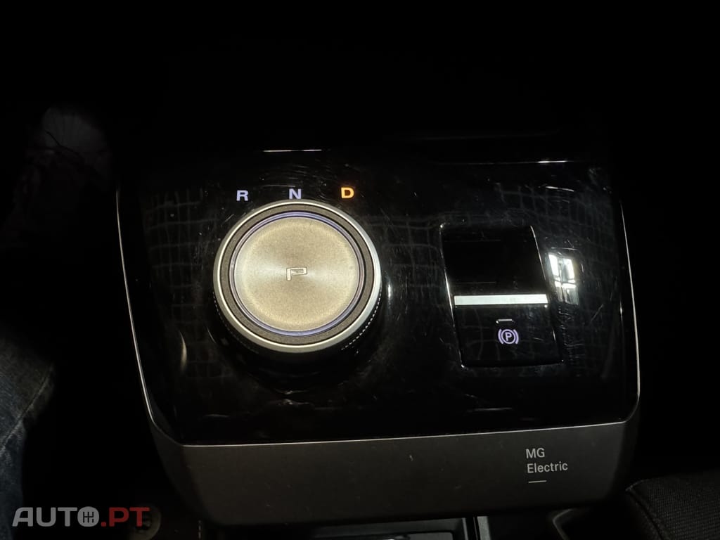 MG MG4 64 kWh Luxury