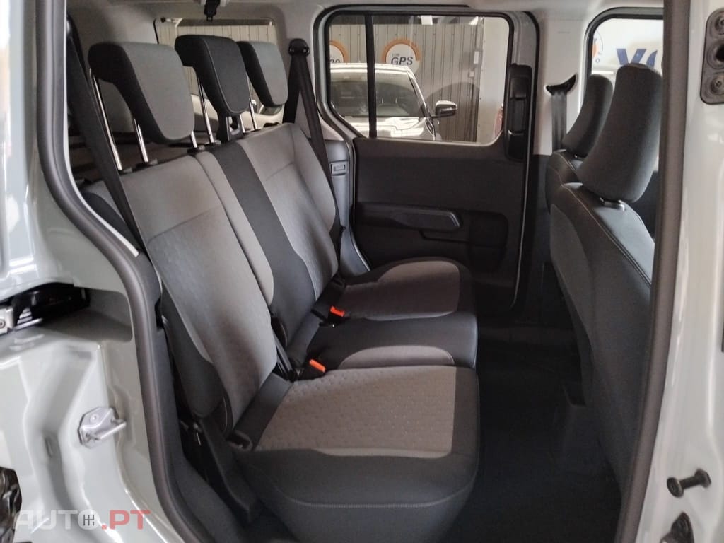 Ford Tourneo 1.0 EcoBoost Titanium