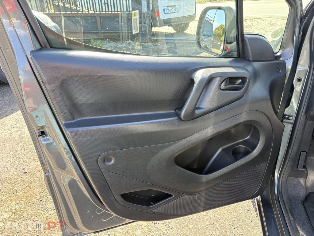 Citroen Berlingo 1.6 HDI 3 Lugares Caixa Automática