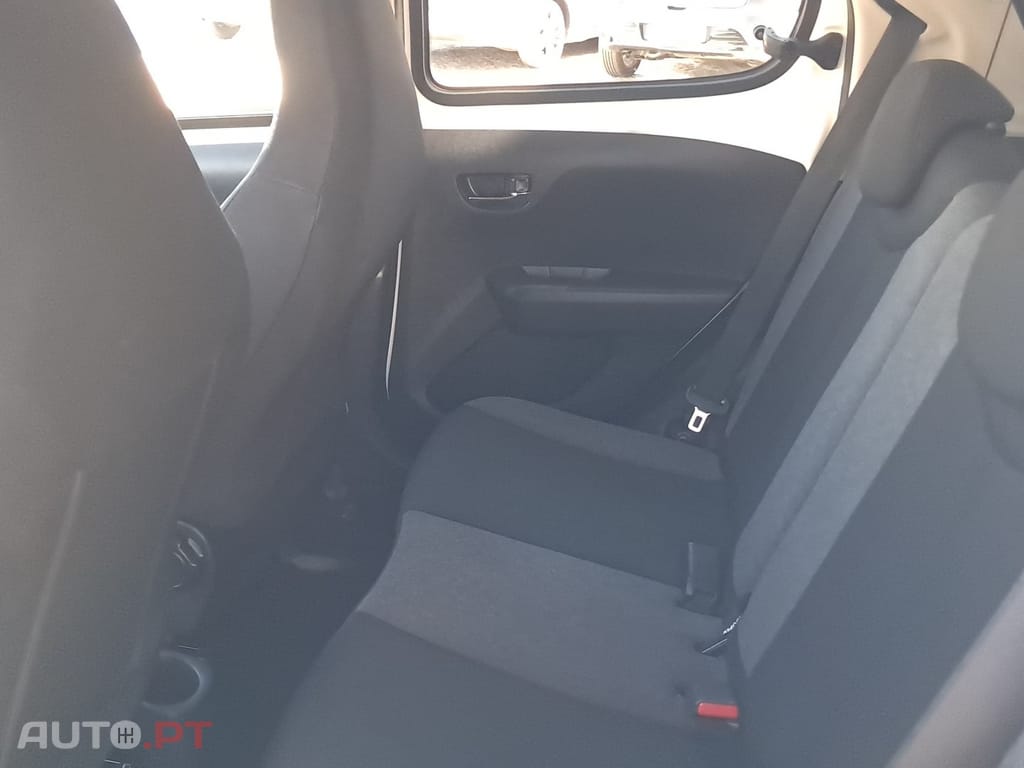 Citroen C1 1.2 VTi Shine