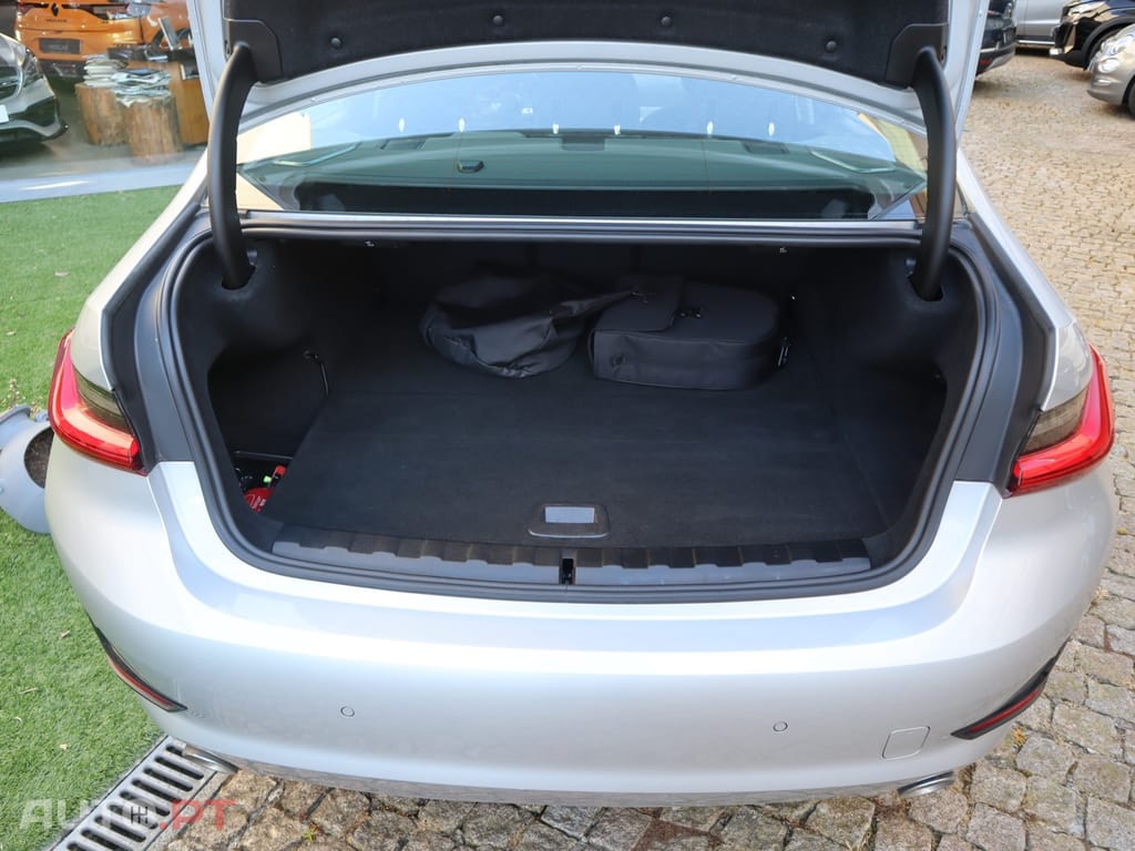 BMW 330 e Corporate Edition Auto