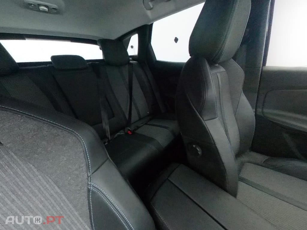 Peugeot 3008 1.6 Hybrid Allure