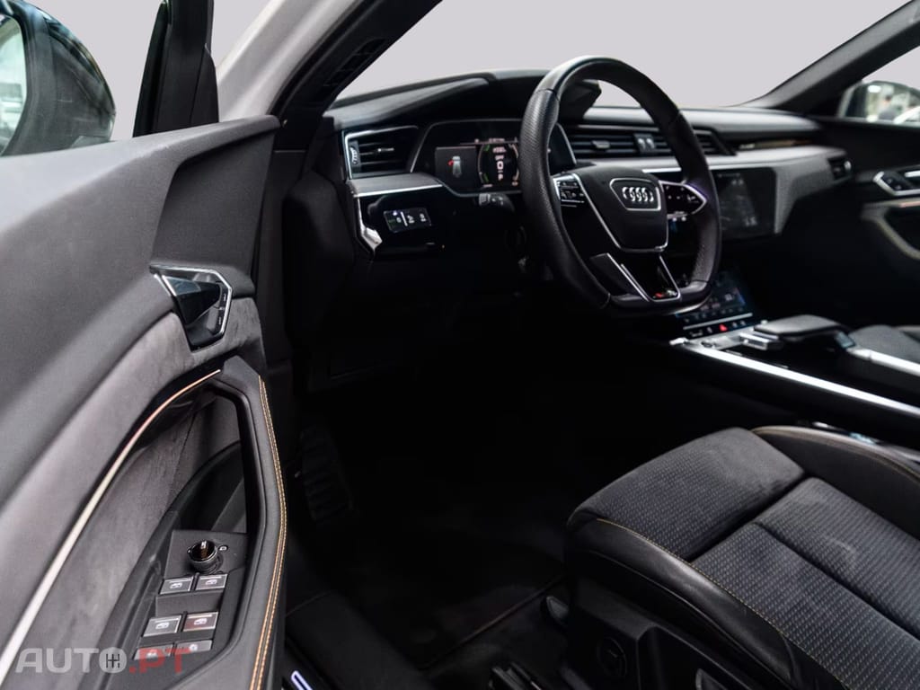 Audi E-Tron 55 quattro S Line I.V.A DEDUTIVEL 