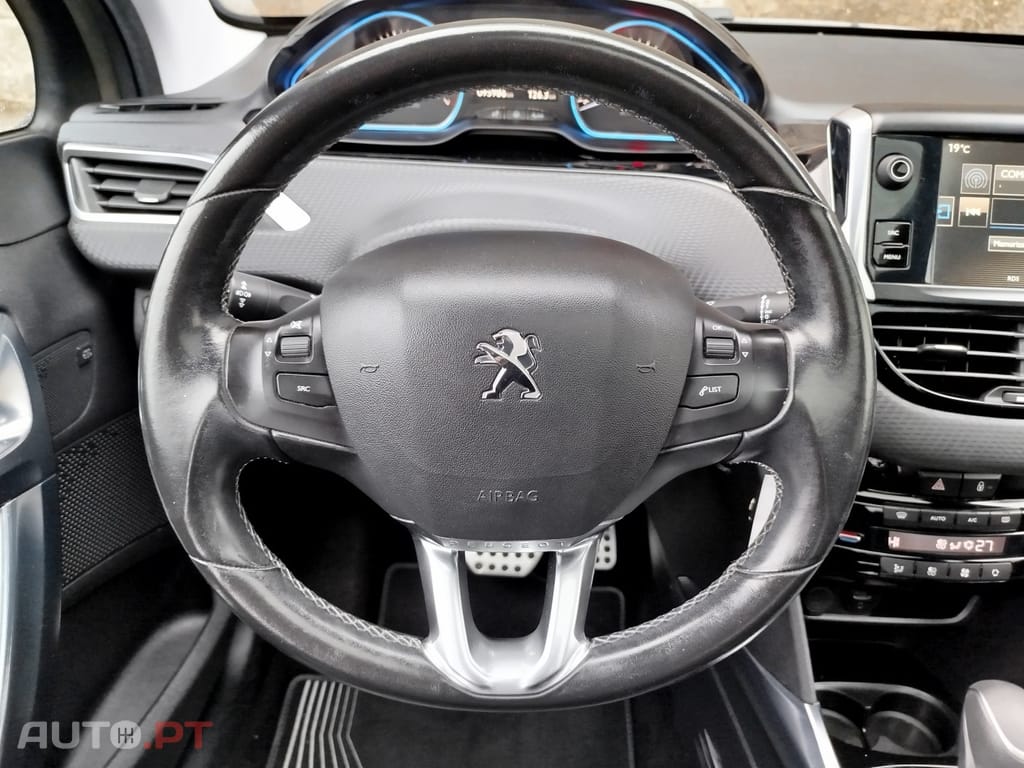 Peugeot 2008 1.2 PureTech Allure EAT6