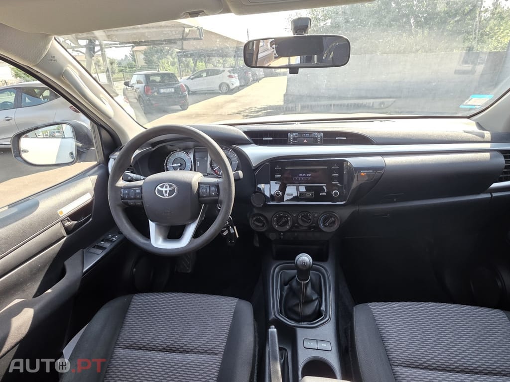 Toyota Hilux 2.4 D-4D 4WD CD CM — fotografia 10