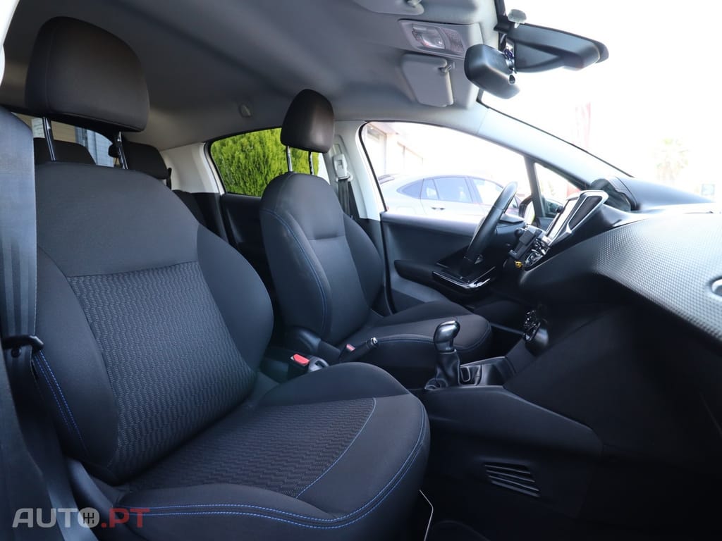 Peugeot 208 1.2 PureTech Style