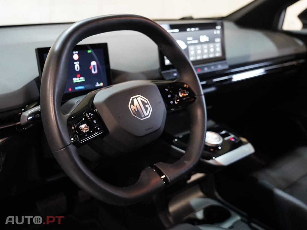 MG MG4 64 kWh Luxury