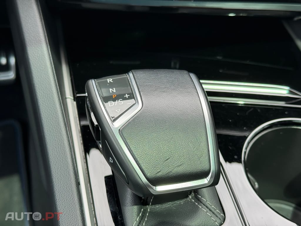 Volkswagen Touareg 3.0 TSI e-Hybrid R