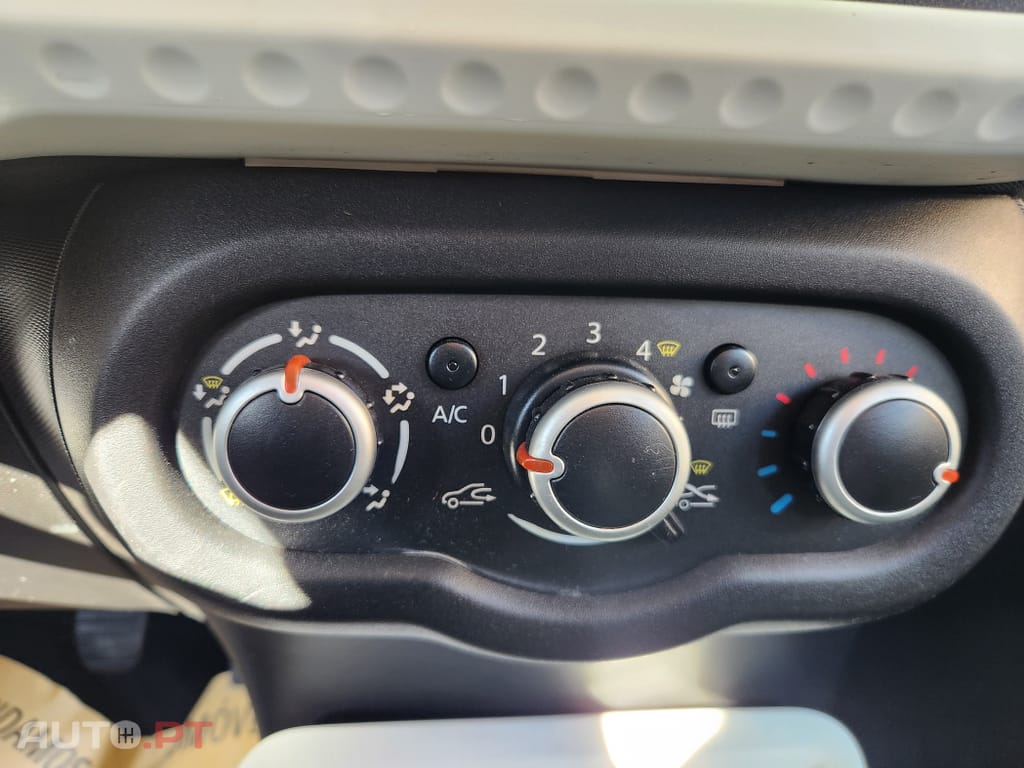 Renault Twingo 1.0 SCe Night&Day