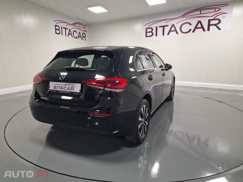 Mercedes-Benz A 250 E STYLE PLUS Hibrido Plug-In