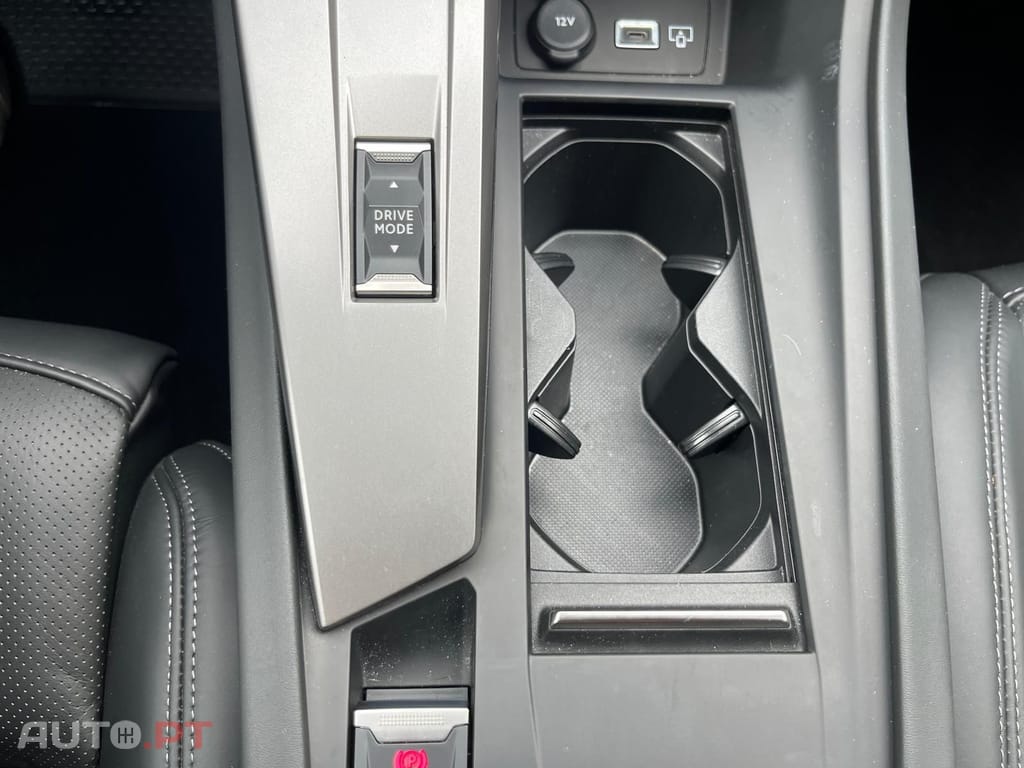 Peugeot 408 PHEV 180 e-EAT8 GT I.V.A DEDUTIVEL 