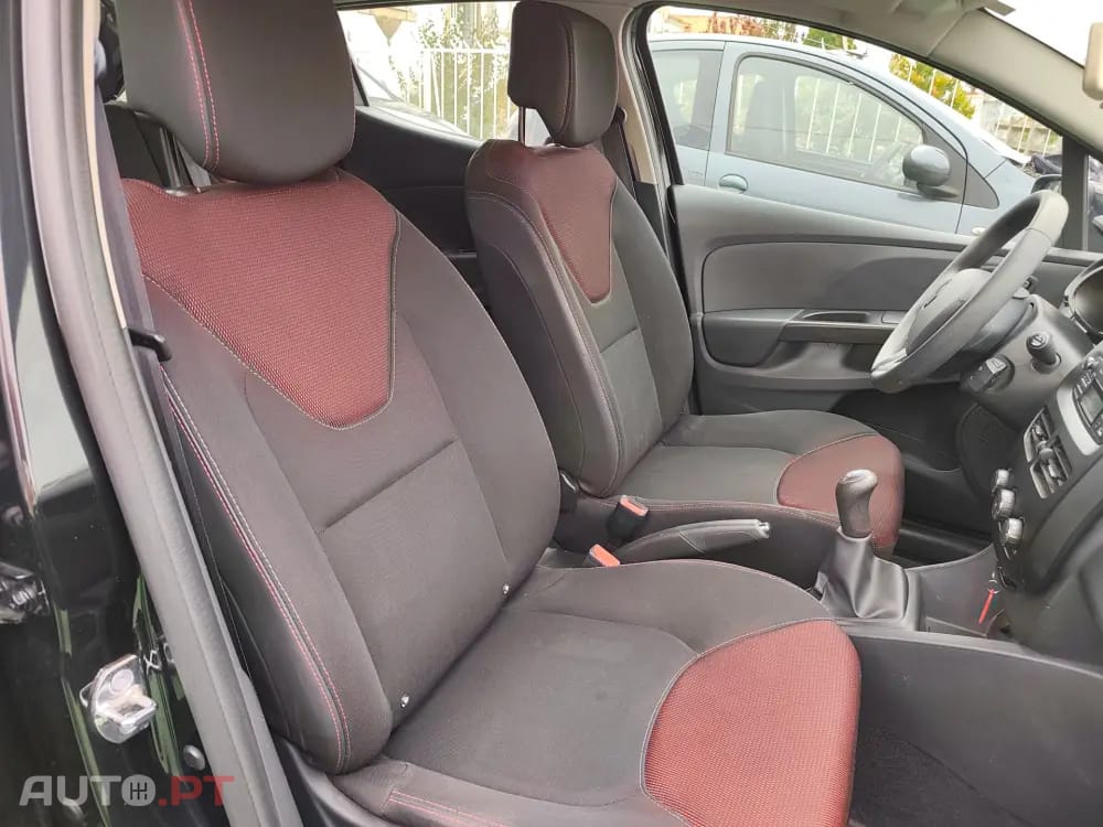 Renault Clio 1.2 16V Confort 130g