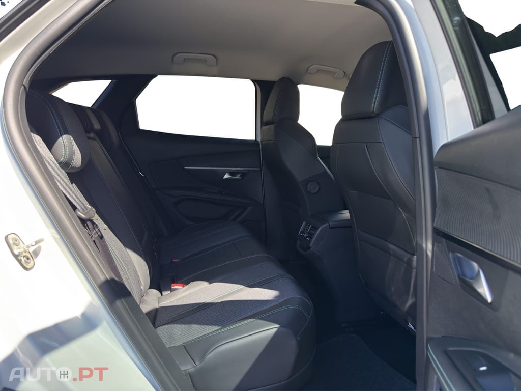 Peugeot 3008 1.6 Hybrid Allure e-EAT8