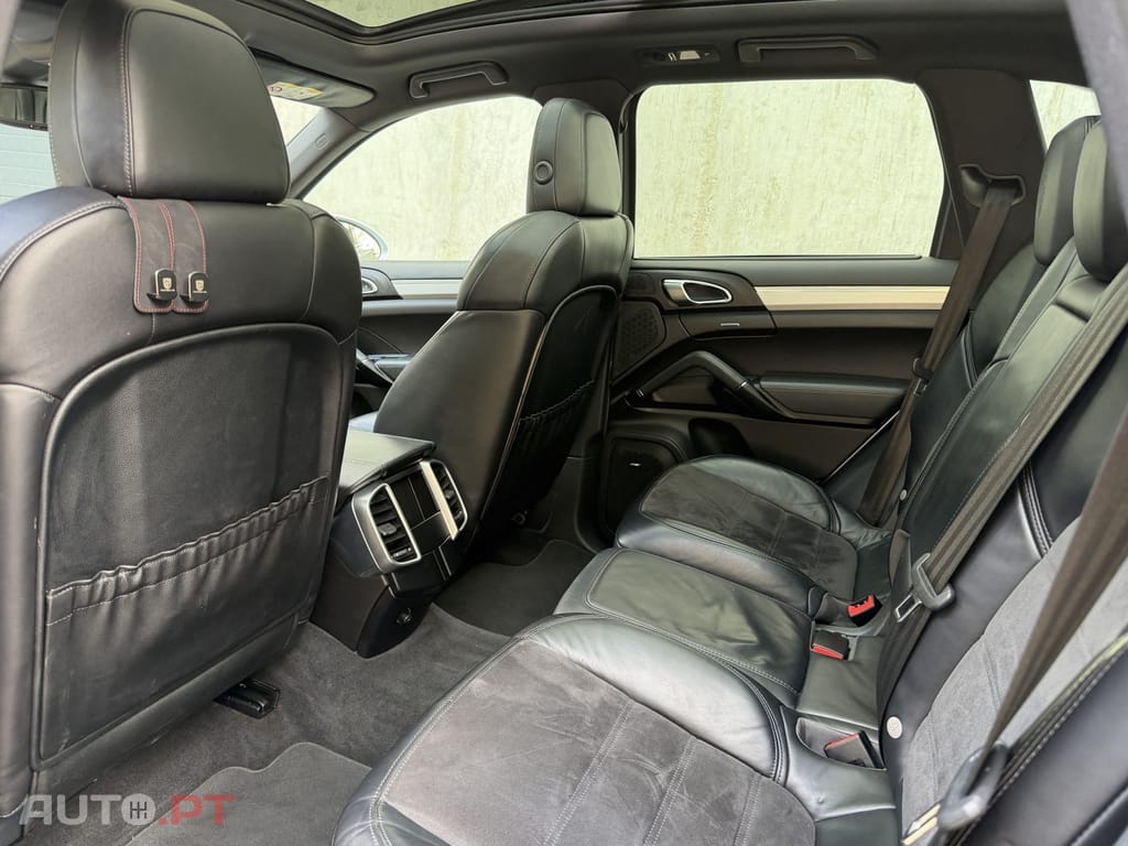 Porsche Cayenne Platinum Edition