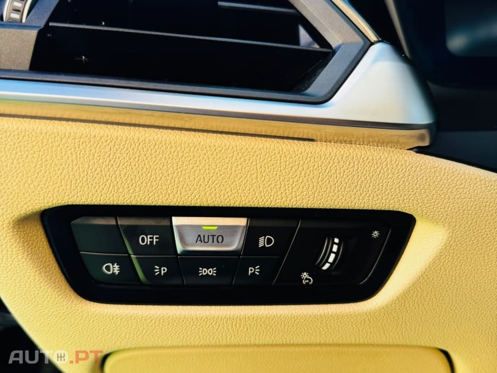 BMW 330 e Line Sport Auto