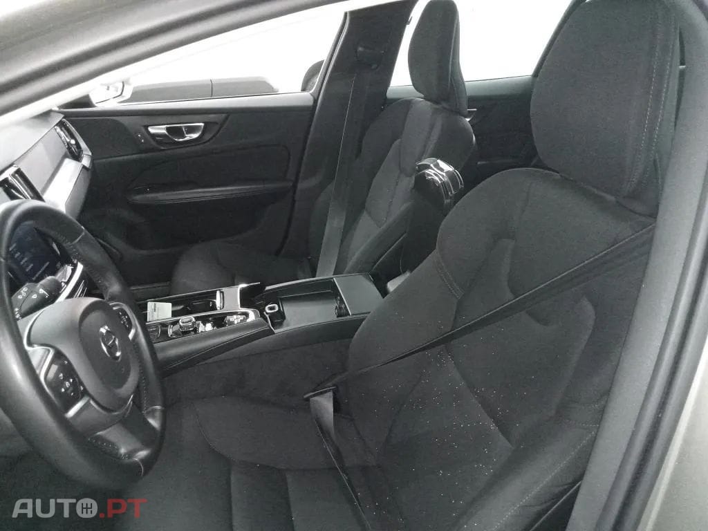 Volvo V60 2.0 T8 AWD TE Momentum