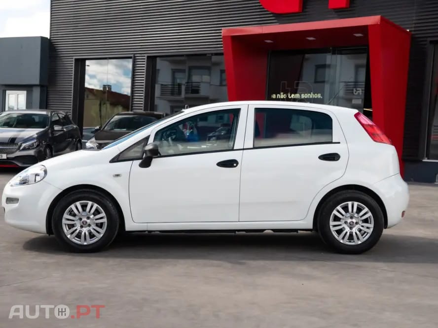 Fiat Punto 1.3 M-Jet Easy S&S — fotografia 8