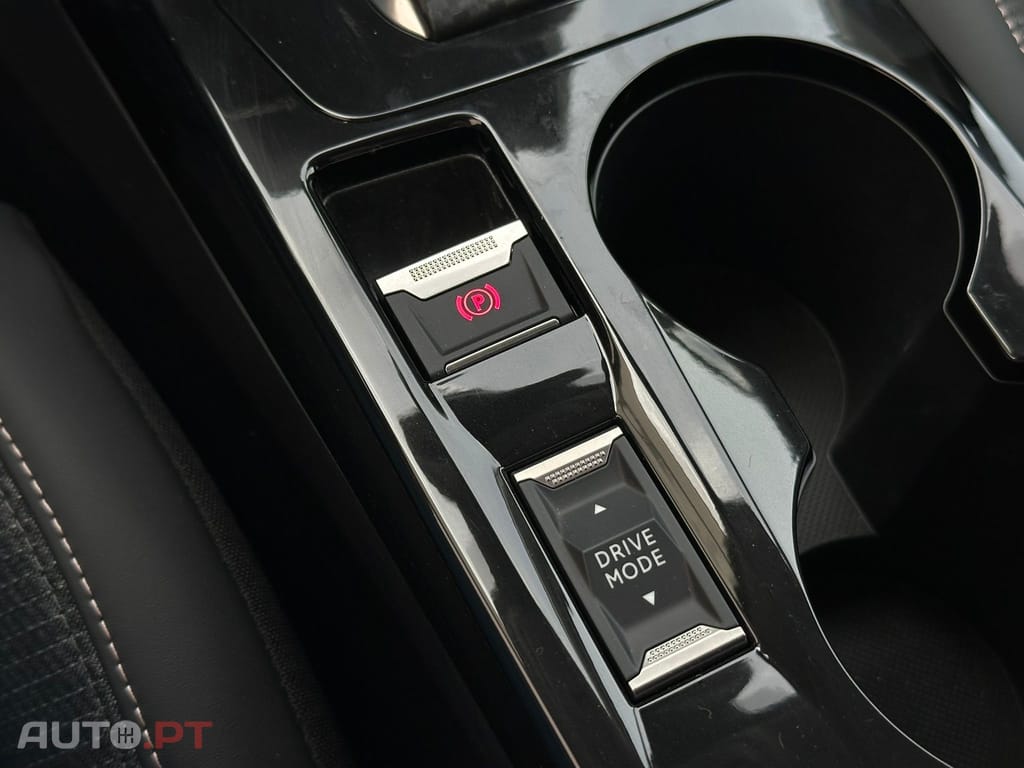 Peugeot 208 1.2 Hybrid Allure e-DCS6