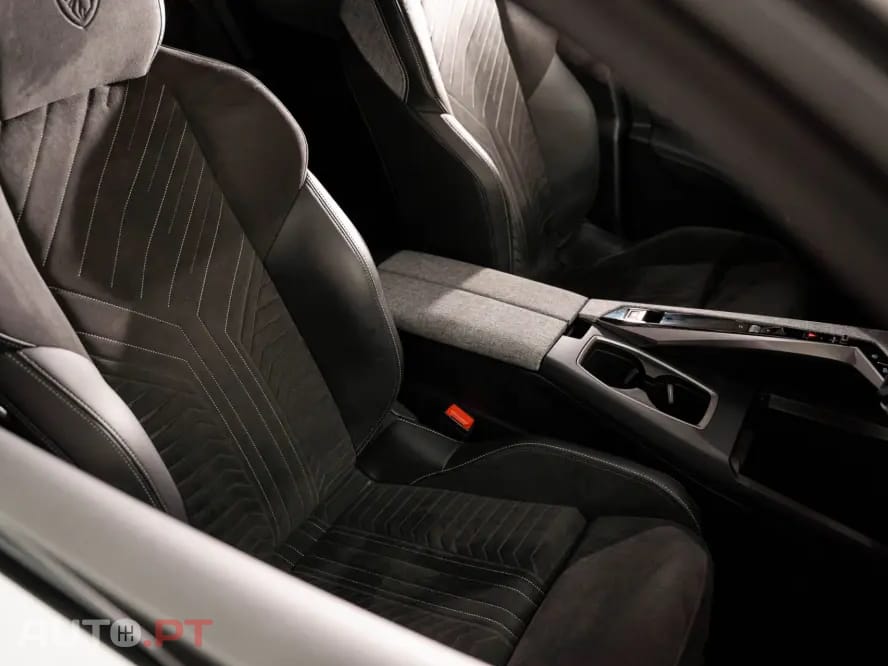 Peugeot 3008 1.2 Hybrid GT e-DCS6