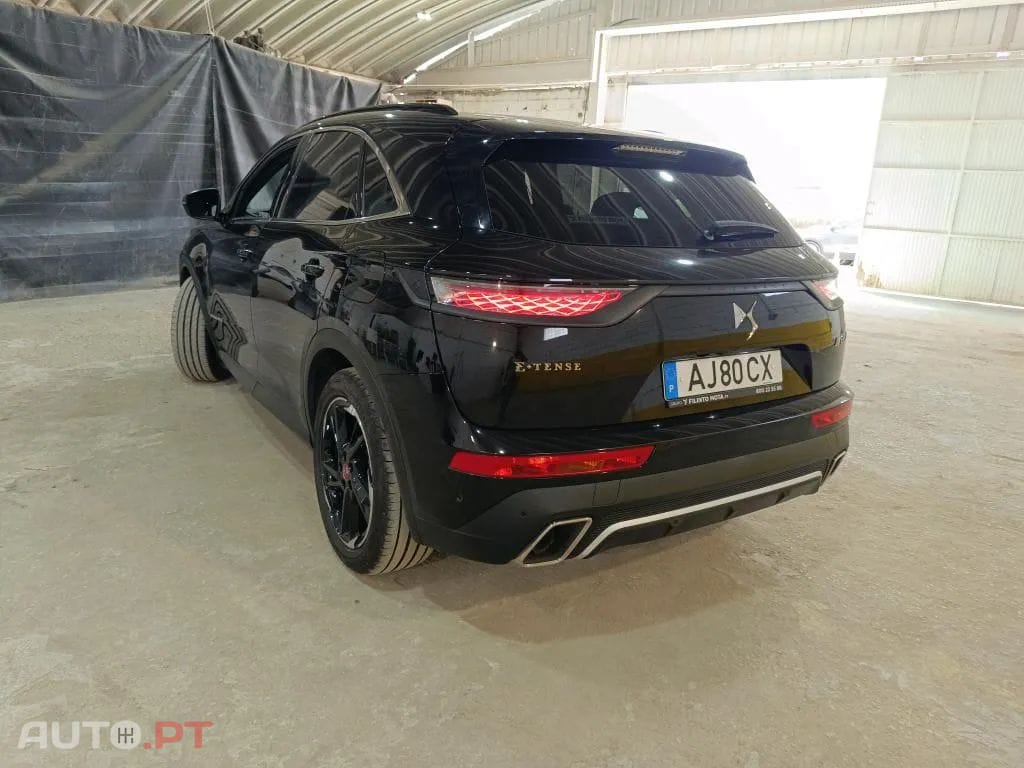 DS DS7 Crossback E-Tense Performance Line EAT8