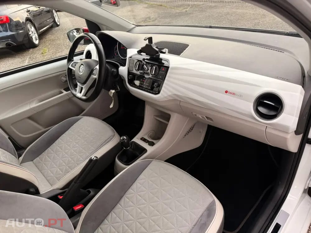 Volkswagen Up! 1.0 Move Up! beats
