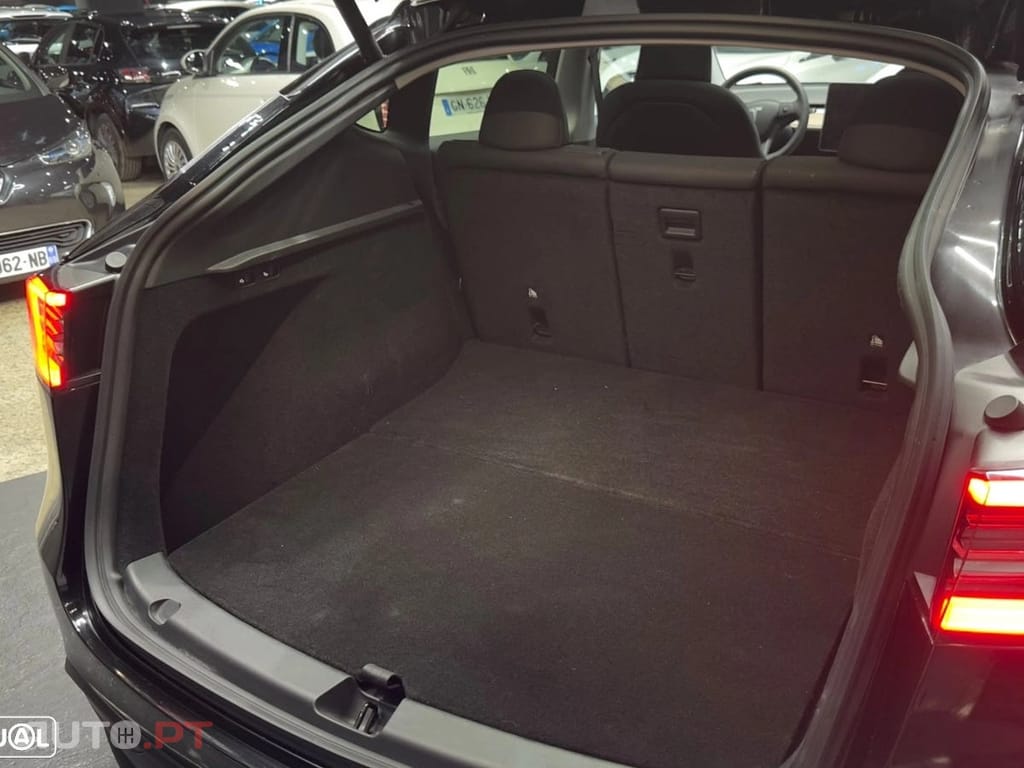 Tesla Model Y RWD