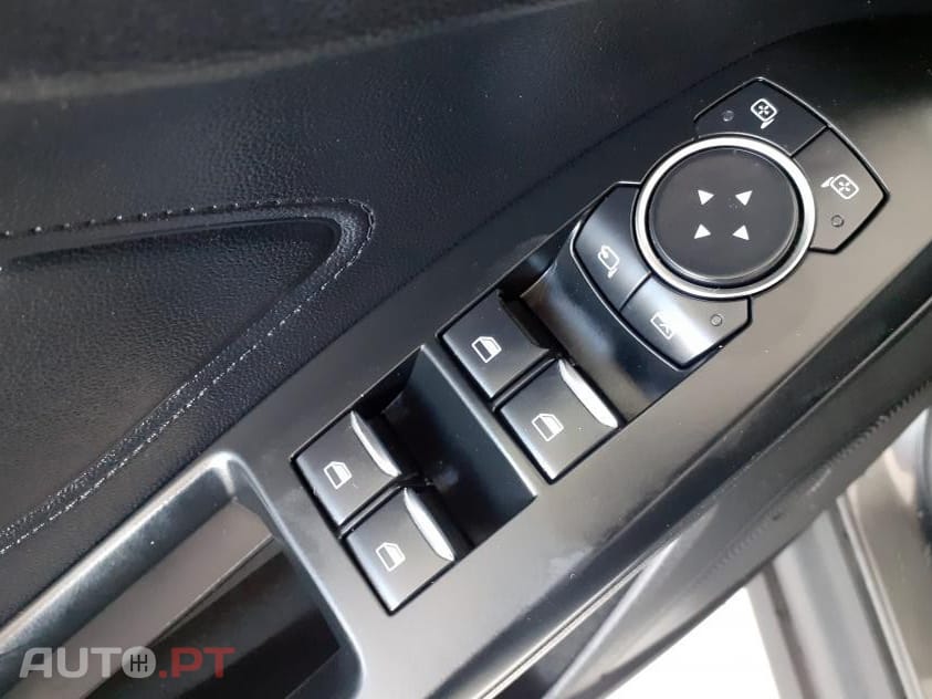 Ford Focus SW 1.5 TDCi EcoBlue Business — fotografia 9