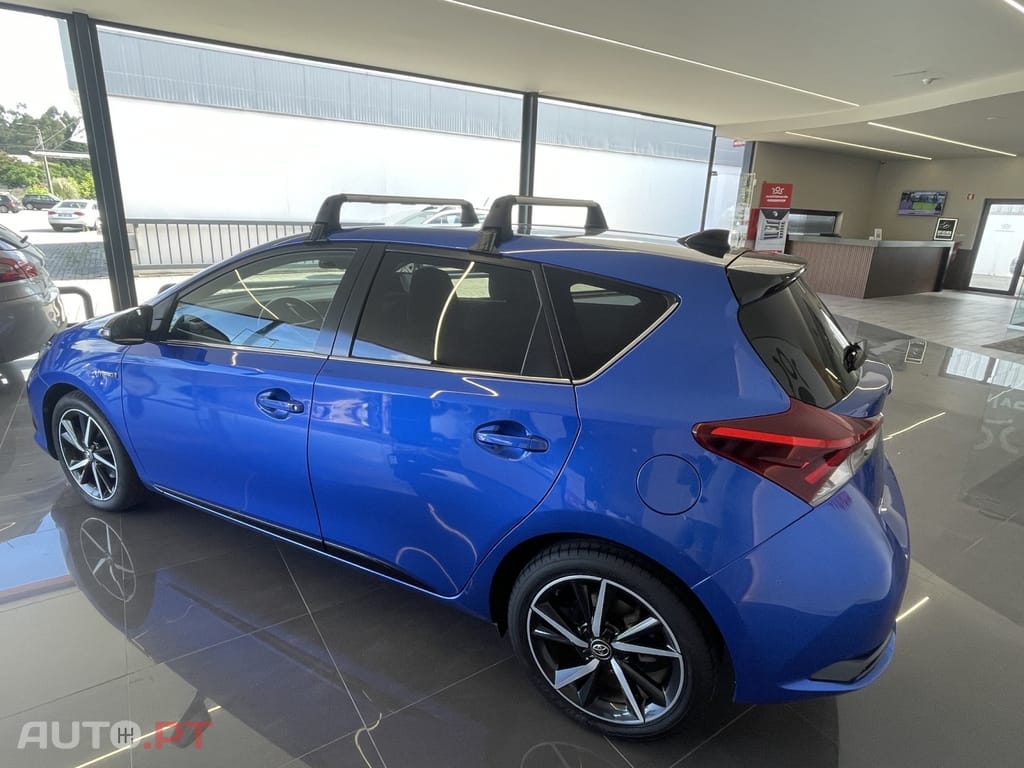 Toyota Auris 1.8 HSD Comfort +P.Techno+P.Sport