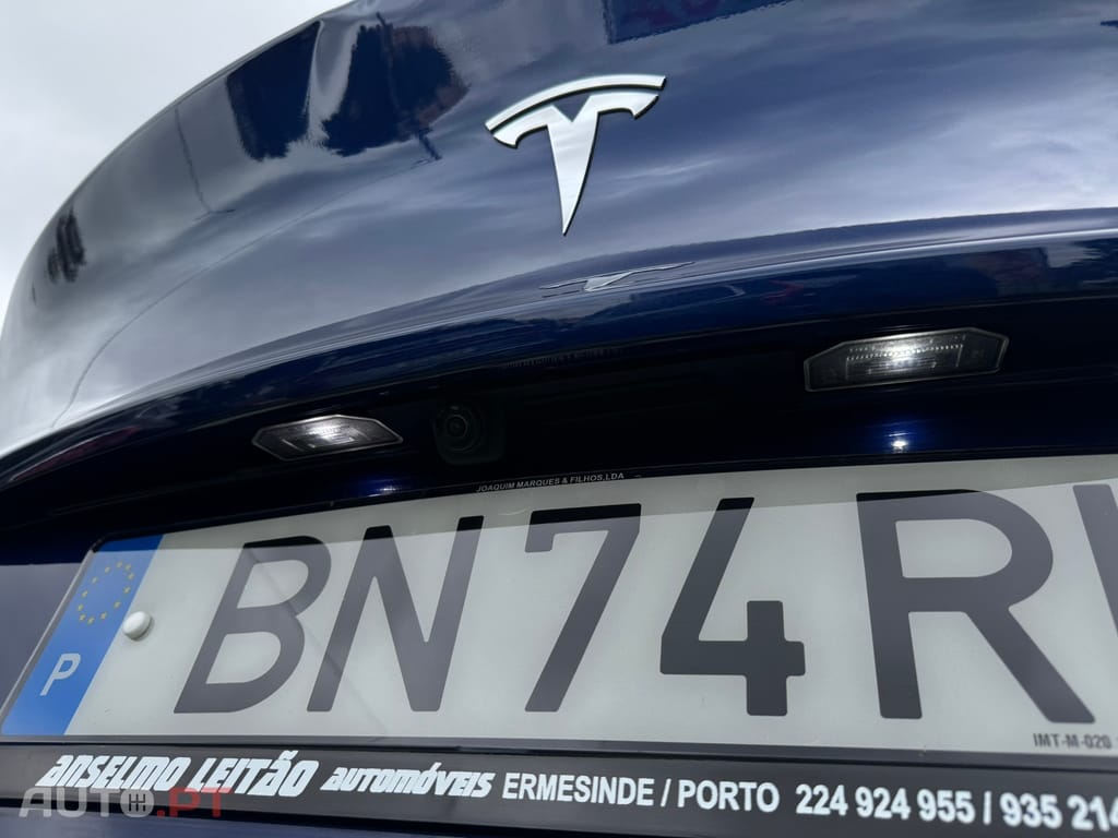 Tesla Model Y Long-Range RWD