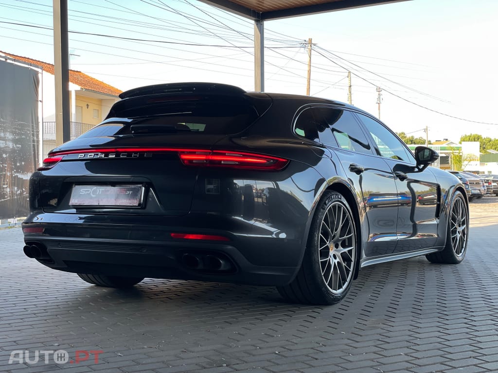 Porsche Panamera 4 E-Hybrid