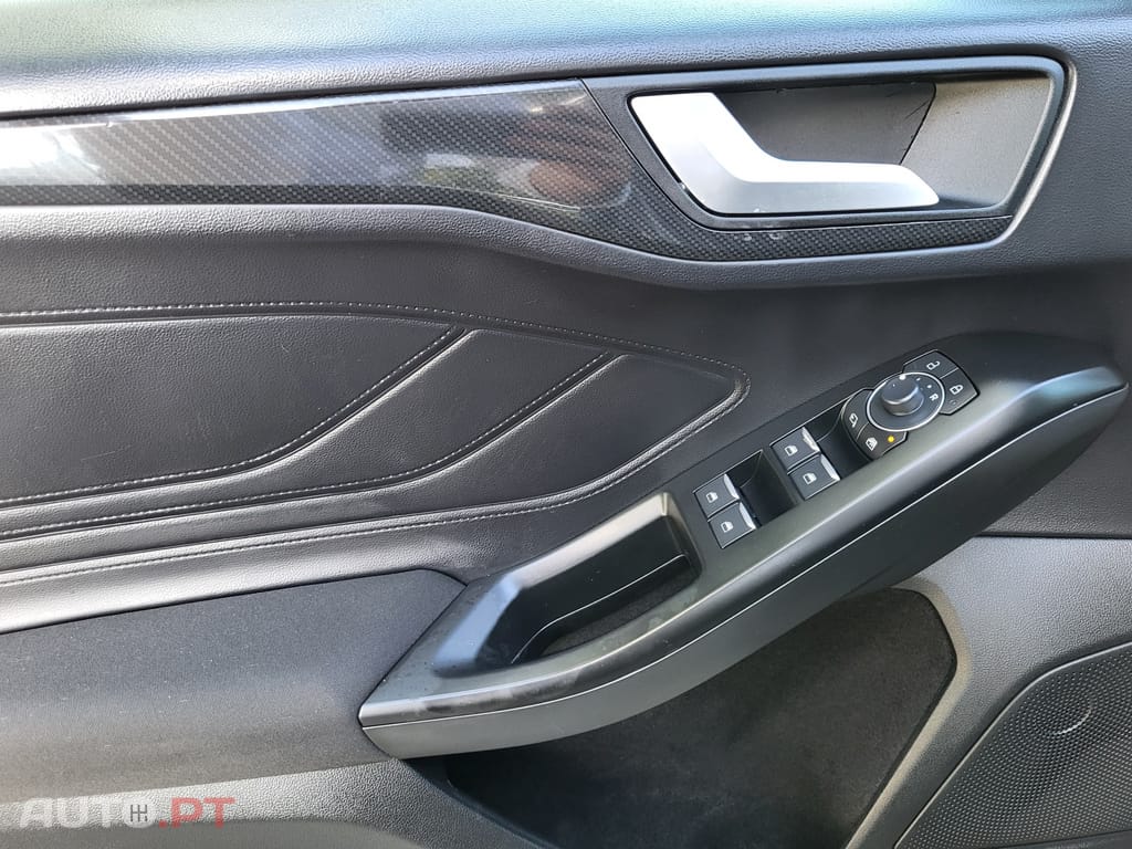 Ford Focus SW 1.0 EcoBoost MHEV ST-Line X