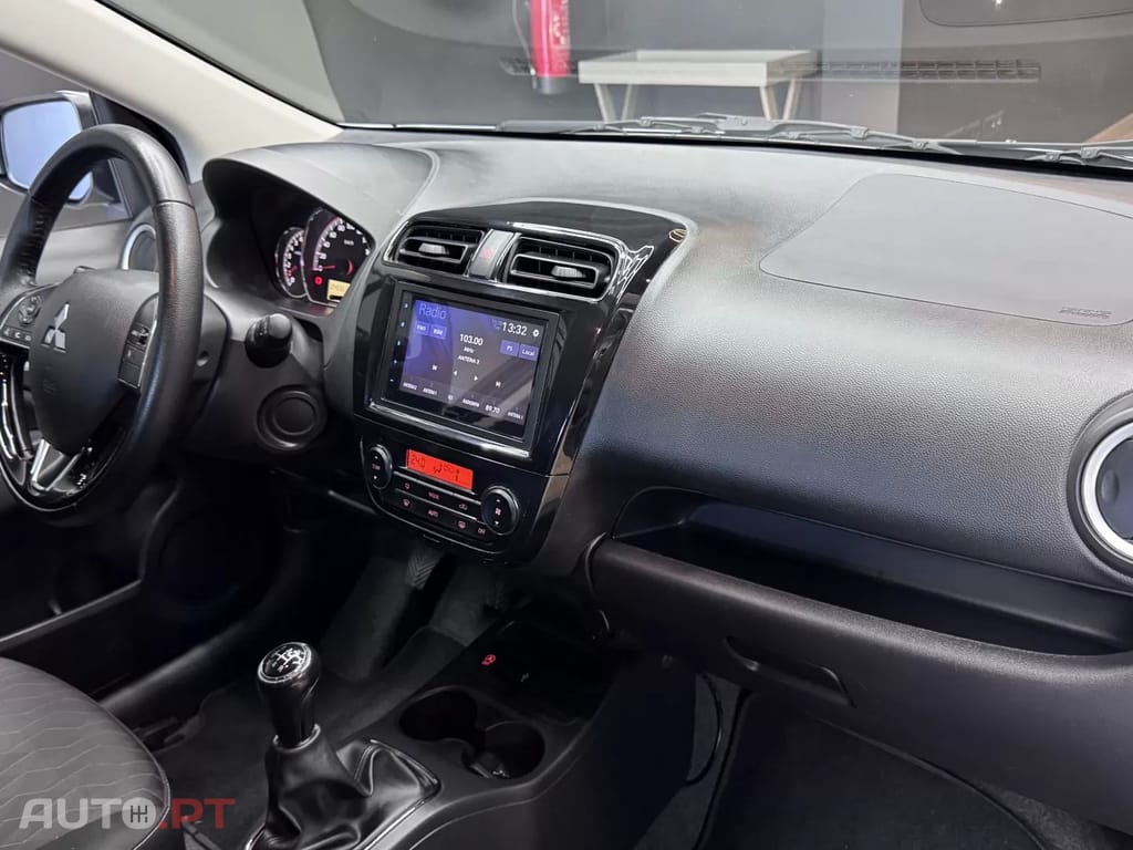 Mitsubishi Space Star 1.2 Intense Connect Edition