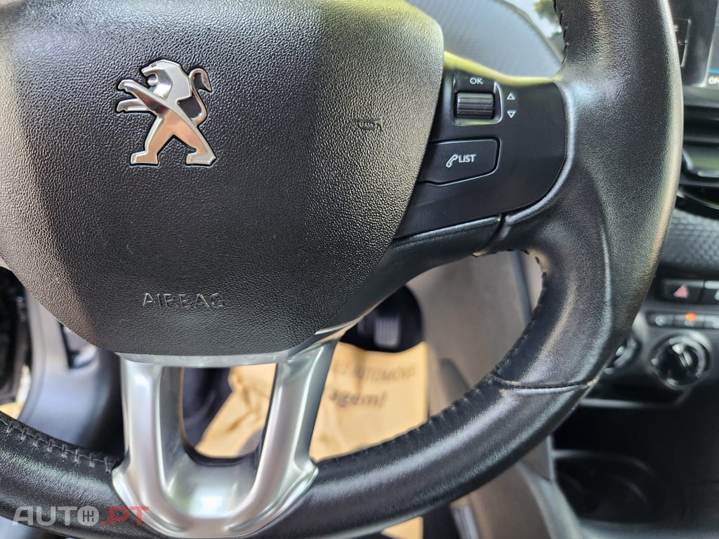Peugeot 208 1.5 BlueHDi Signature