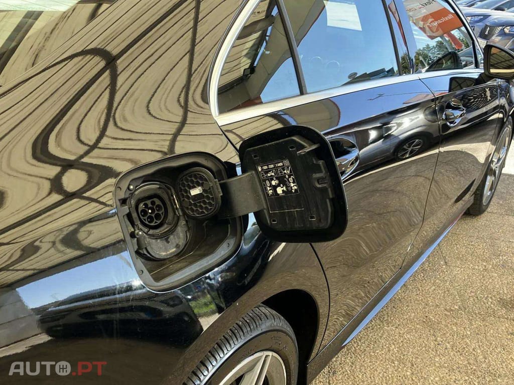 Mercedes-Benz A 250 Limousine e AMG Line