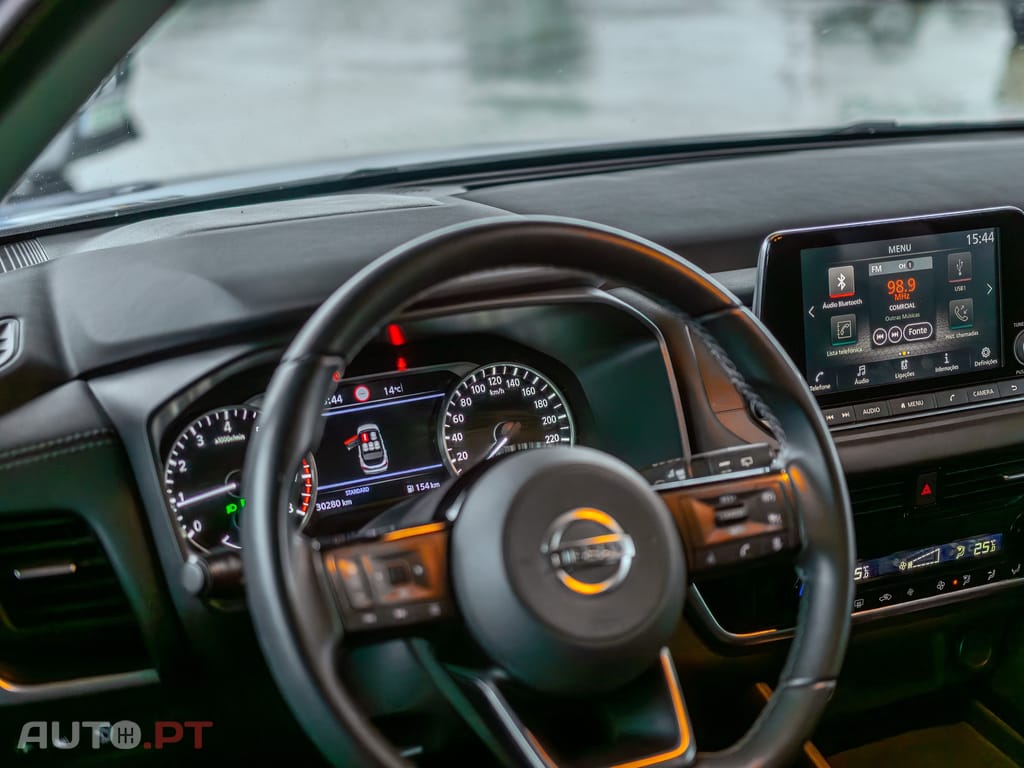 Nissan Qashqai 1.3 DIG-T N-Connecta LED+SKY