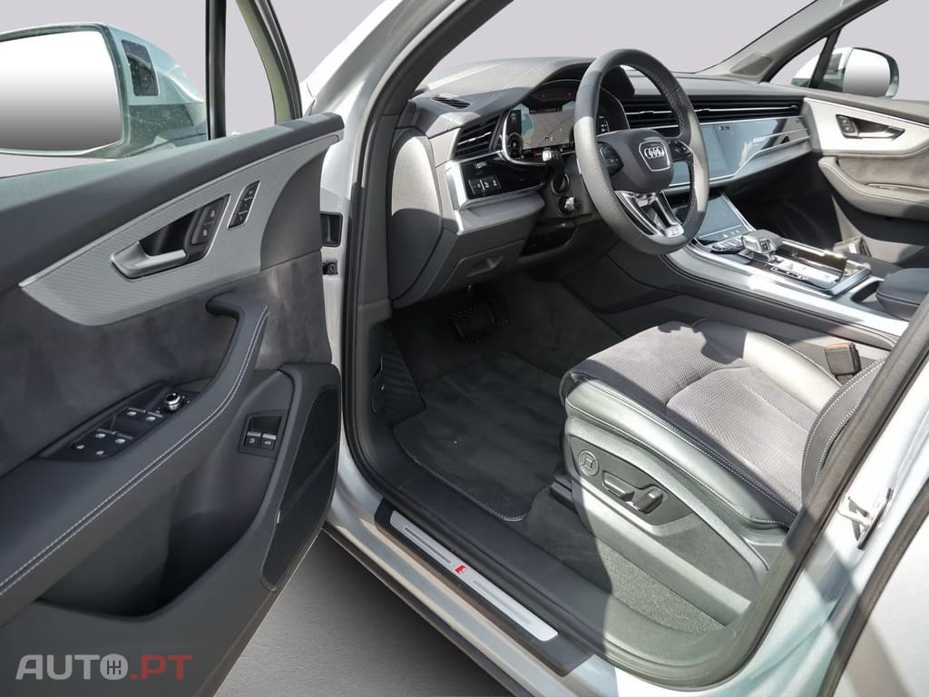 Audi Q7 55 TFSIe qu. S line