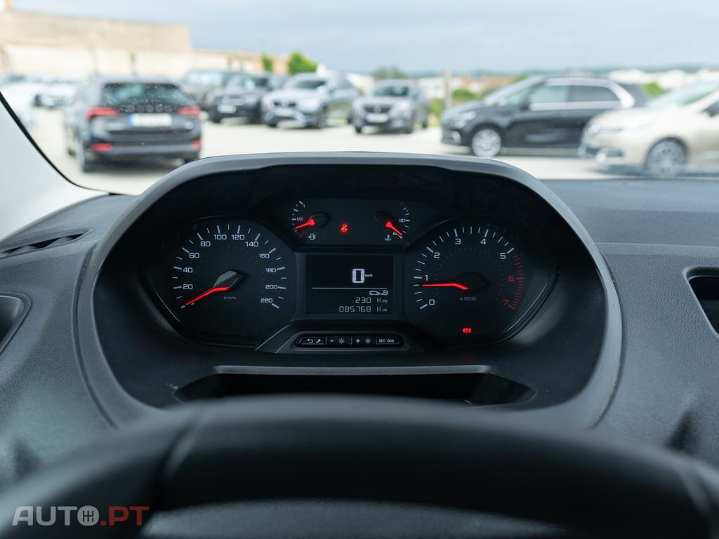 Peugeot Partner 1.6 BlueHDi L1 Pro 3L