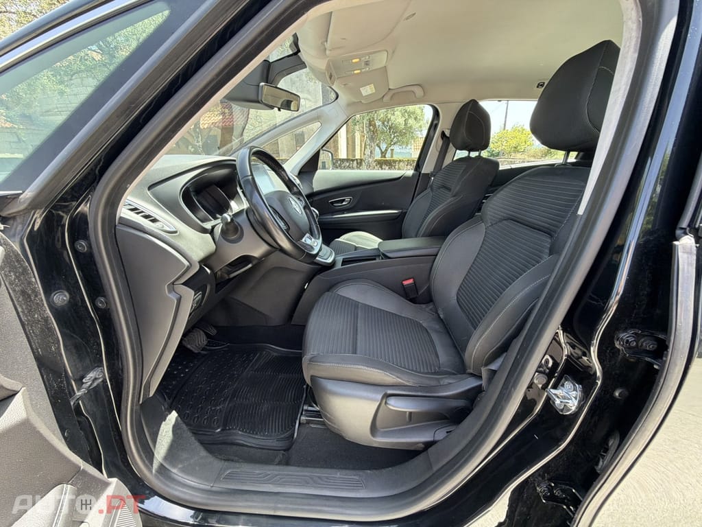 Renault Scénic dCi 110 EDC Dynamique