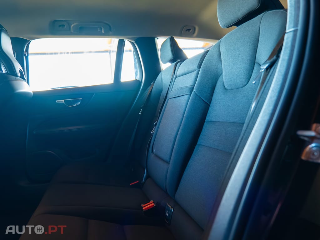 Volvo V60 2.0 D4 Momentum Geartronic