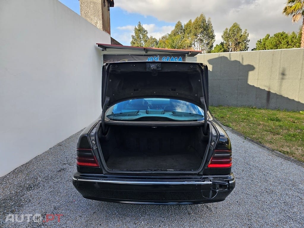 Mercedes-Benz E 220 CDI Avantgarde