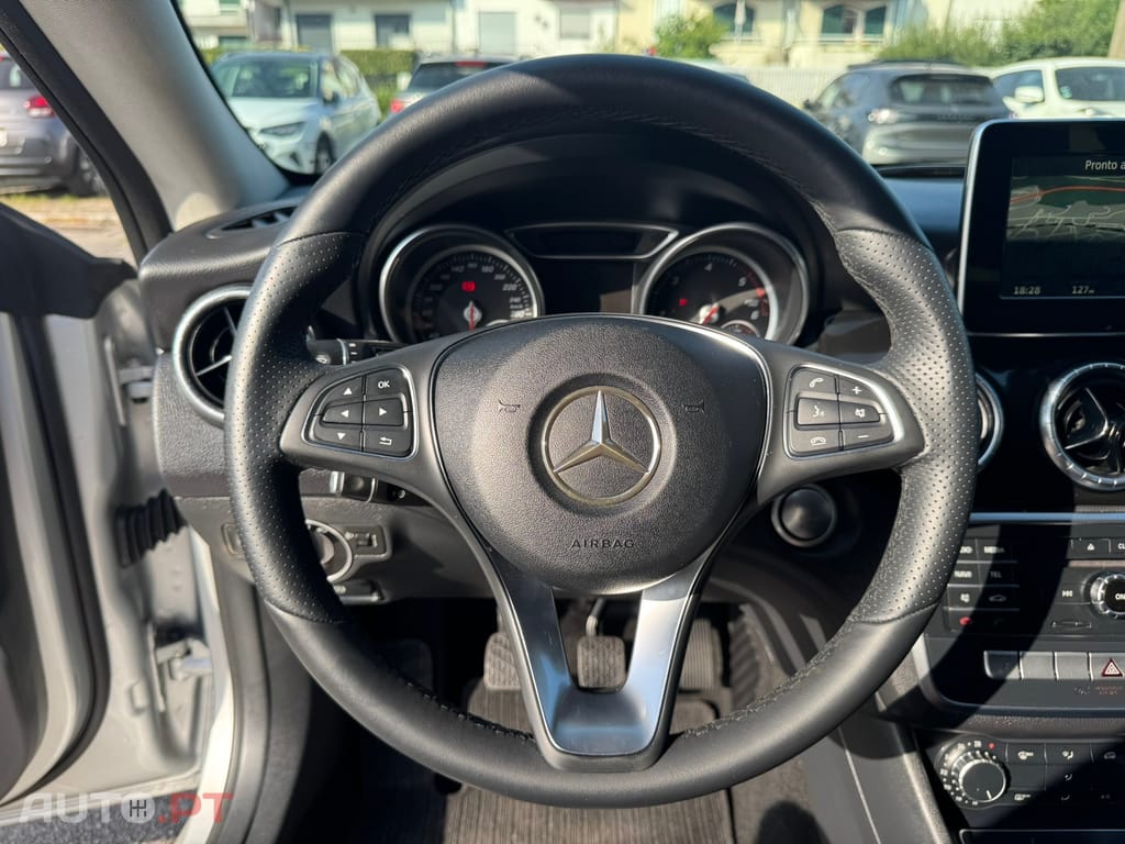 Mercedes-Benz CLA 180 d Shooting Brake