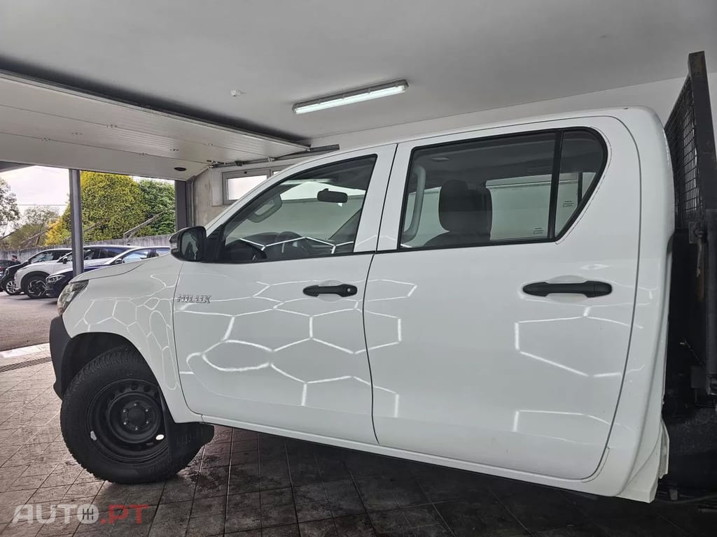 Toyota Hilux 2.4 D-4D 4WD CD CM