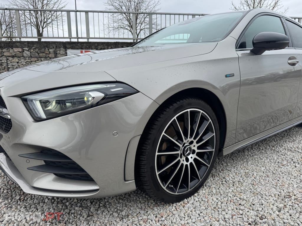 Mercedes-Benz A 250 e AMG Line