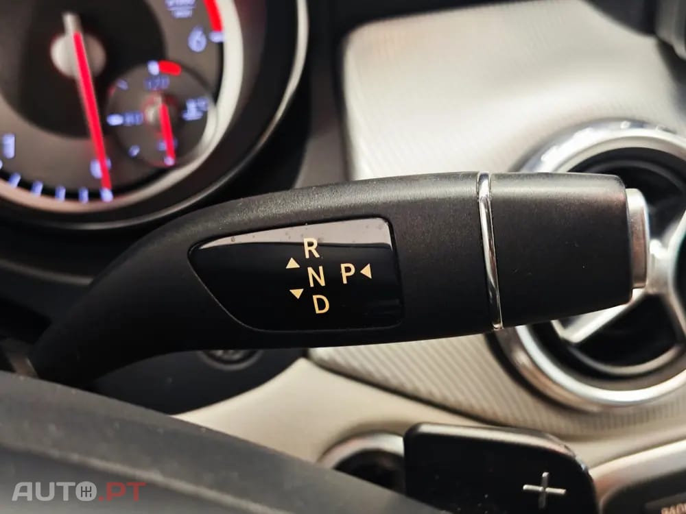 Mercedes-Benz GLA 200 d 4Matic 7G-DCT Urban