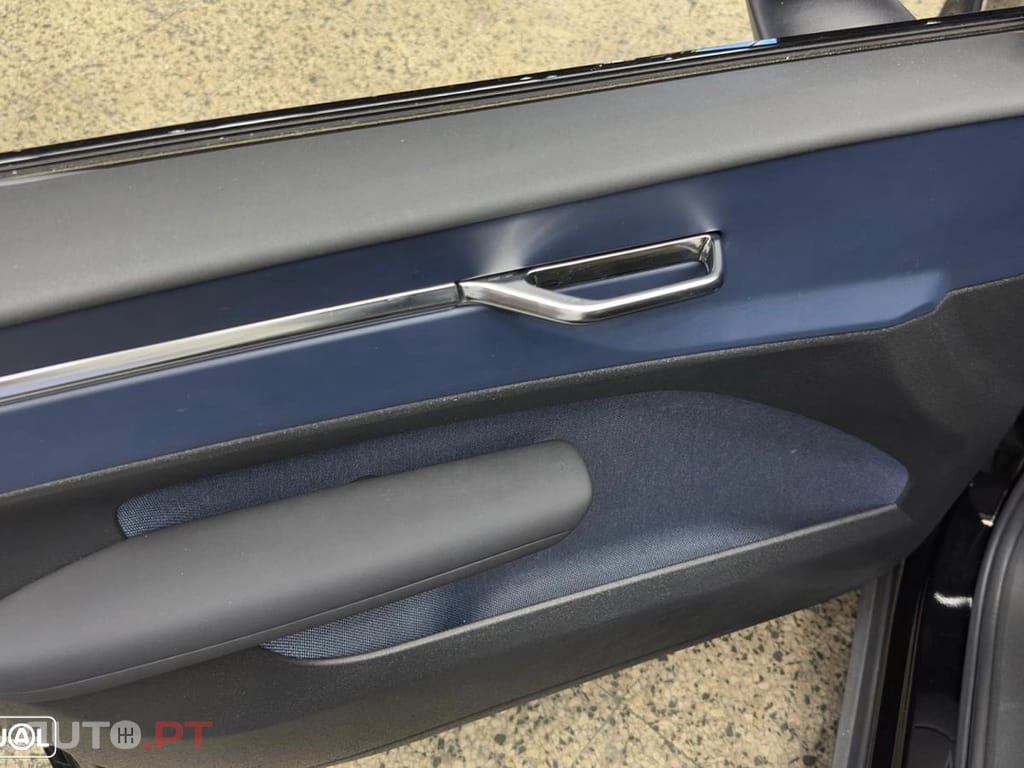 Volvo EX30 Single Motor Extended Range RWD Core