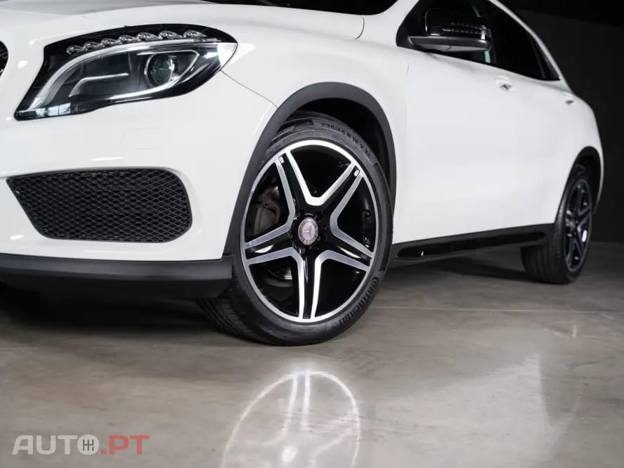 Mercedes-Benz GLA 200 AMG Line