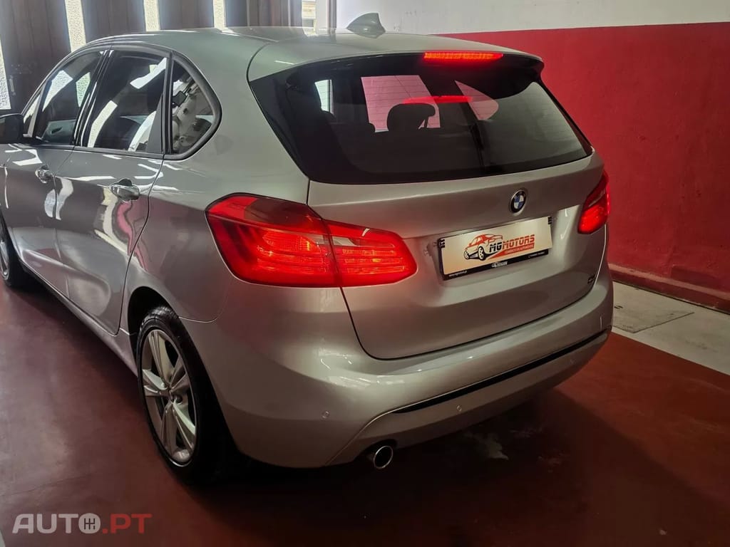 BMW 216 d Line Sport — fotografia 9
