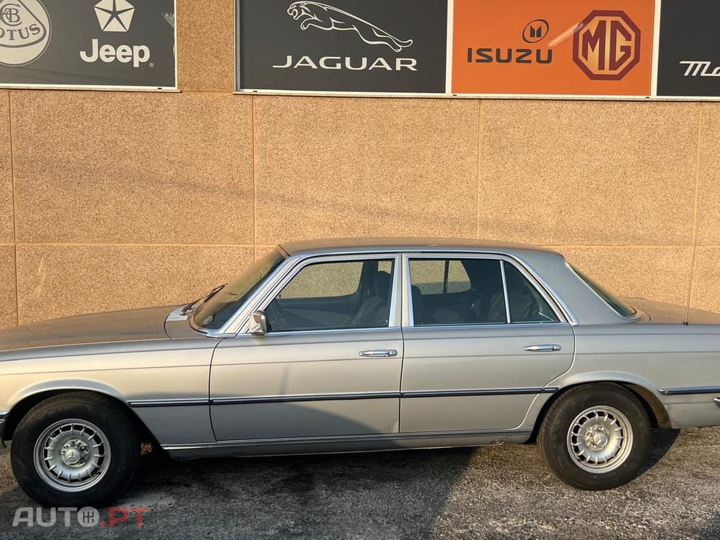 Mercedes-Benz 280 SE limousine