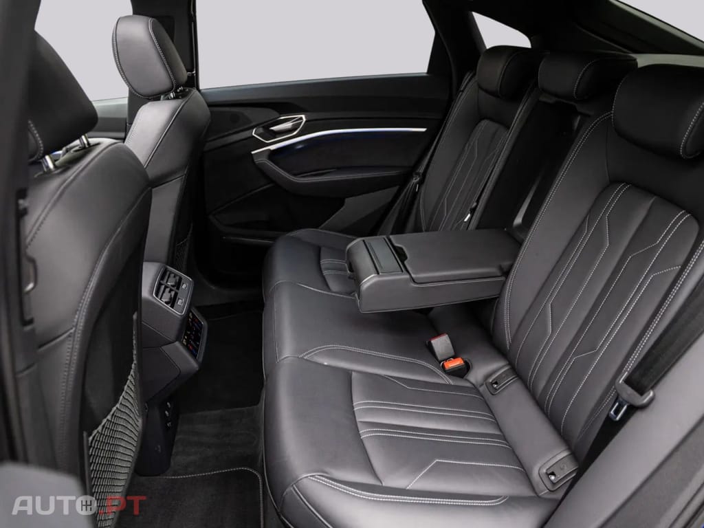 Audi Q8 E-Tron 55 2x S LINE BLACK I.V.A DEDUTÍVEL