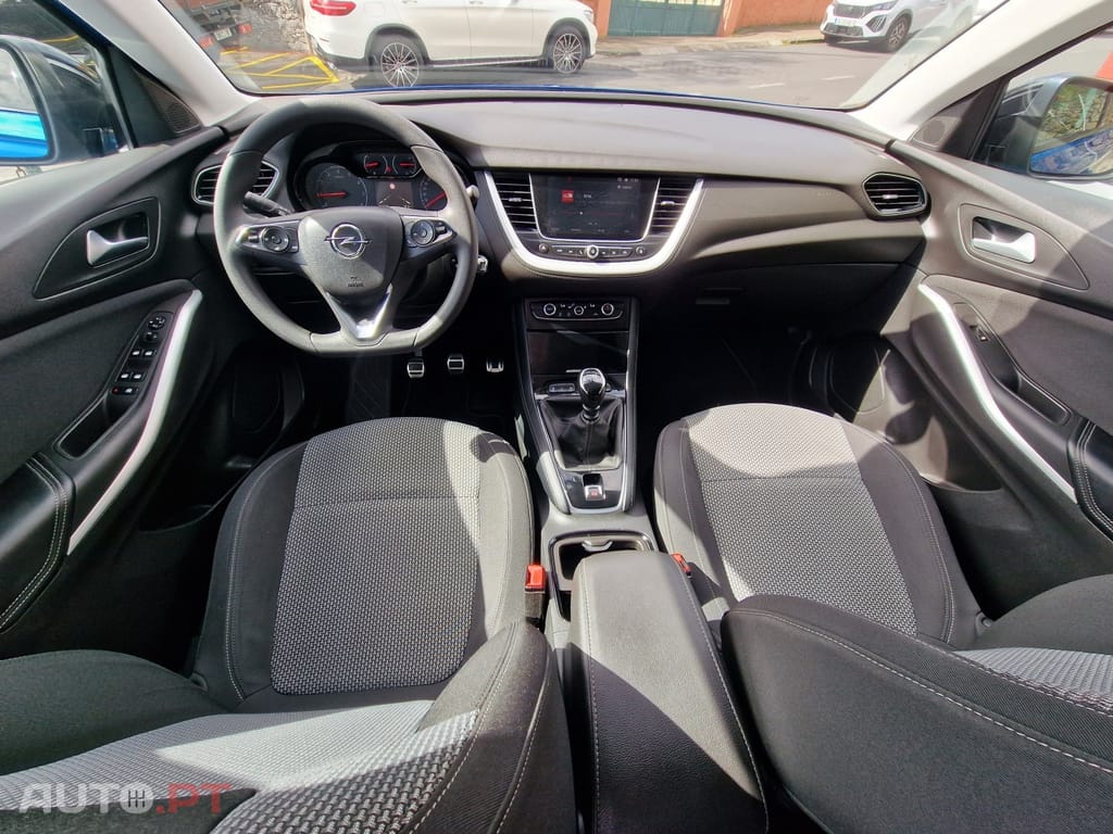 Opel Grandland (X) 1.2 S&S Business Edition